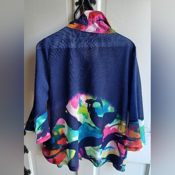 Damee Colorful Abstract Button-Up - Picture 2 of 4